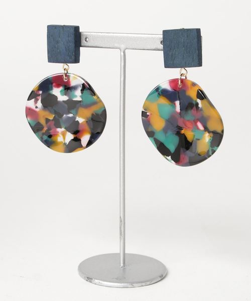 tone（トーン）の「【Milimili】ウッド×ラウンドウェーブピアス（ピアス（両耳用）・レディース・ネイビー/ブラック/グレー・FREE）」の3枚目の写真