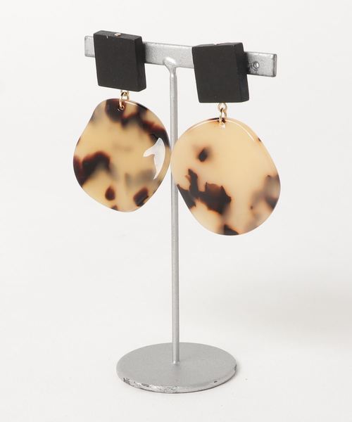 tone（トーン）の「【Milimili】ウッド×ラウンドウェーブピアス（ピアス（両耳用）・レディース・ネイビー/ブラック/グレー・FREE）」の2枚目の写真