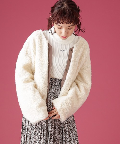 OLIVE des OLIVE（オリーブデオリーブ）の「[WEB限定] ボアVネックブルゾン（ブルゾン・レディース・ブラウン/キナリ・FREE）」の2枚目の写真