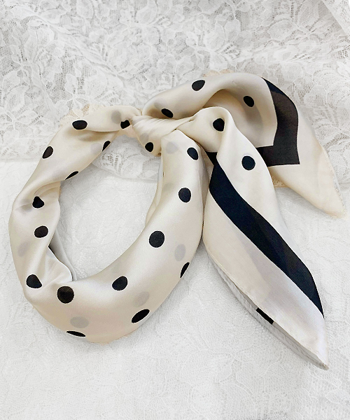 apres jour（アプレジュール）の「【apres jour×ARIAZ】ドットスカーフ（バンダナ/スカーフ・レディース・ブラック/ベージュ/アイボリー/カーキ・FREE）」の2枚目の写真