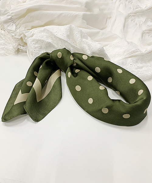 apres jour（アプレジュール）の「【apres jour×ARIAZ】ドットスカーフ（バンダナ/スカーフ・レディース・ブラック/ベージュ/アイボリー/カーキ・FREE）」の7枚目の写真