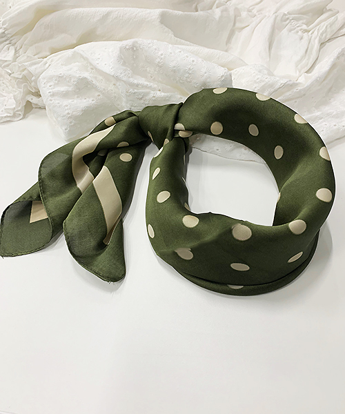 apres jour（アプレジュール）の「【apres jour×ARIAZ】ドットスカーフ（バンダナ/スカーフ・レディース・ブラック/ベージュ/アイボリー/カーキ・FREE）」の8枚目の写真