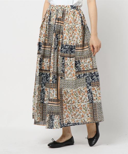 CRAFT STANDARD BOUTIQUE（クラフトスタンダードブティック）の「イロイロプリントギャザーマキシスカート●（スカート・レディース・ブラック/ネイビー/オフホワイト/オレンジ/ブルー・FREE）」の9枚目の写真