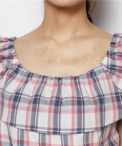 WEGO（ウィゴー）の「WEGO/コットンオフショルダー半袖ブラウス（シャツ/ブラウス・レディース・ホワイト系その他/ブラック系その他/レッド系その他/グリーン系その他・FREE）」の5枚目の写真