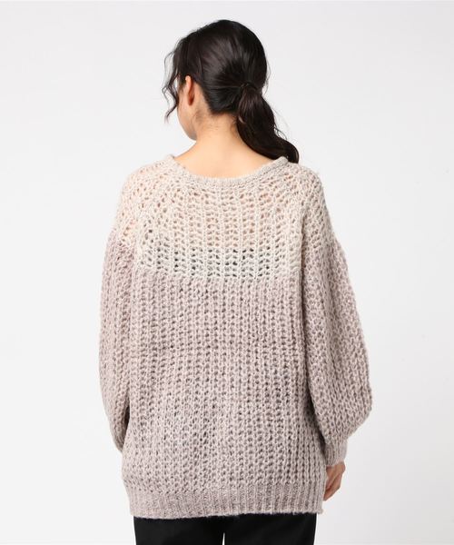 flower(フラワー)の「マイルドグラデーションニット(ニット/セーター・レディース・ベージュ/アイボリー・FREE)」の4枚目の写真