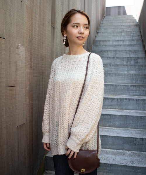 flower(フラワー)の「マイルドグラデーションニット(ニット/セーター・レディース・ベージュ/アイボリー・FREE)」の1枚目の写真