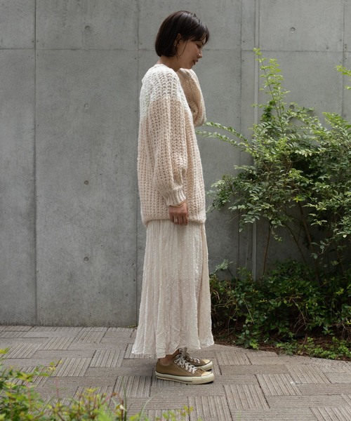 flower(フラワー)の「マイルドグラデーションニット(ニット/セーター・レディース・ベージュ/アイボリー・FREE)」の8枚目の写真