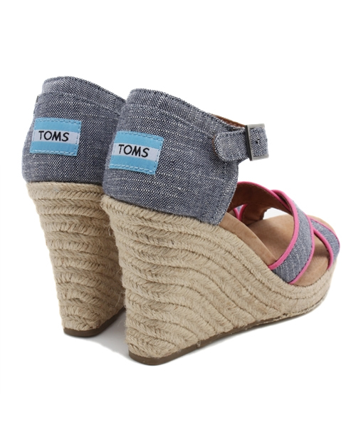 TOMS（トムス）の「ウィメンズ トムス ストラップ ウェッジサンダル TOMS W STRAPPY WEDGES（サンダル・レディース・ベージュ/ライトブルー/ブルー/オレンジ/ブラック・22.5cm/22cm/23.5cm/23cm/24cm/24.5cm）」の8枚目の写真