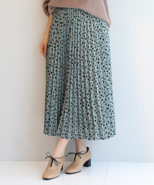 anatelier - anatelier ＊ 今期花柄トップス anatelier 株）ワールド アナトリエ ANATELIER お花 刺繍 入り