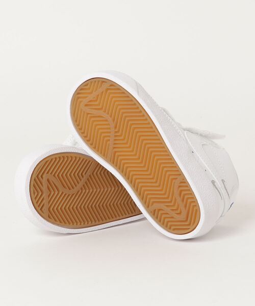 NIKE（ナイキ）の「NIKE ナイキ 12-16BLAZER MID '77 SE (TD) ブレーザーＭＩＤ　７７ＳＥ　ＴＤ KDC0466 100WHT/BLK（スニーカー・キッズ・ホワイト・13/16/15 /12/14）」の3枚目の写真