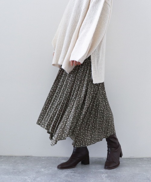 archives（アルシーヴ）の「フラワープリントイレヘムスカート（スカート・レディース・アイボリー/ブラウン/グリーン・MEDIUM）」の3枚目の写真