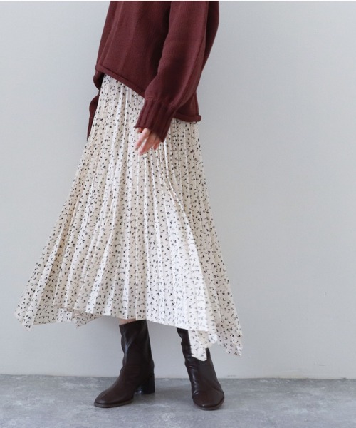 archives（アルシーヴ）の「フラワープリントイレヘムスカート（スカート・レディース・アイボリー/ブラウン/グリーン・MEDIUM）」の18枚目の写真
