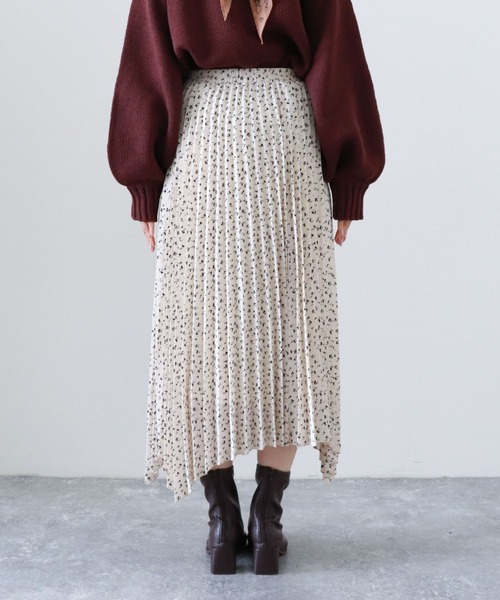 archives（アルシーヴ）の「フラワープリントイレヘムスカート（スカート・レディース・アイボリー/ブラウン/グリーン・MEDIUM）」の21枚目の写真