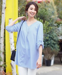 小顔効果も叶う、Vネックロールアップチュニック