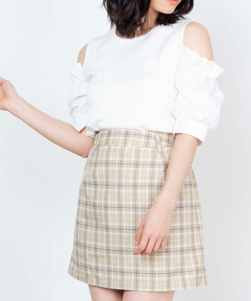 WEGO(ウィゴー)の「WEGO/パフスリーブオープンショルダープルオーバー(ニット/セーター・レディース・ホワイト/ブラック/ライトパープル・FREE)」の1枚目の写真