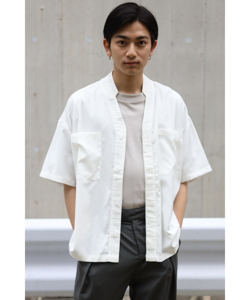 CREARE -LINO-（クレアーレリノ）の「Vネックレイヤードカラー ビックポケットとろみシャツ（シャツ/ブラウス・メンズ・ブラック/ブルー/ホワイト/ベージュ・L/M）」の2枚目の写真