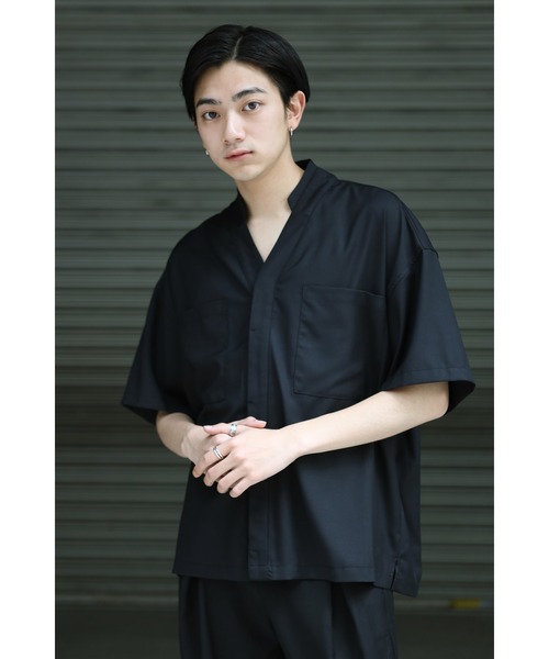 CREARE -LINO-（クレアーレリノ）の「Vネックレイヤードカラー ビックポケットとろみシャツ（シャツ/ブラウス・メンズ・ブラック/ブルー/ホワイト/ベージュ・L/M）」の3枚目の写真