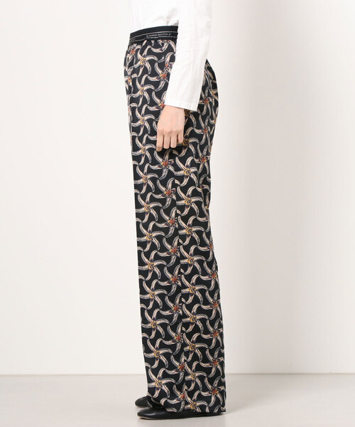 MAISON SCOTCH（メゾンスコッチ）の「MAISON SCOTCH(メゾン スコッチ)　花柄パンツ（その他パンツ・レディース・ブラック・SMALL）」の3枚目の写真