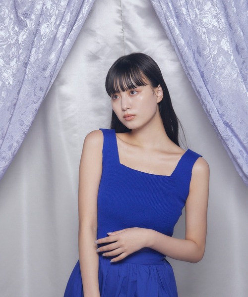 Romansual（ロマンシュアル）の「Romansual/スクエアネックニットタンクトップ（タンクトップ・レディース・ロイヤルブルー/ブラック・FREE）」の4枚目の写真