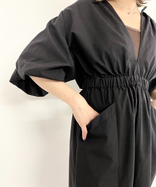 Solace（ソレイス）の「前後2WAYパフスリーブコンビネゾン（サロペット/オーバーオール・レディース・ブルー/ブラック・FREE）」の4枚目の写真