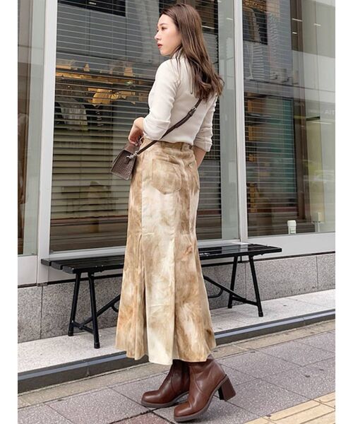 MURUA(ムルーア)の「コーデュロイタックマーメイドスカート(スカート・レディース・アイボリー/カーキ/その他1・1/2)」の18枚目の写真