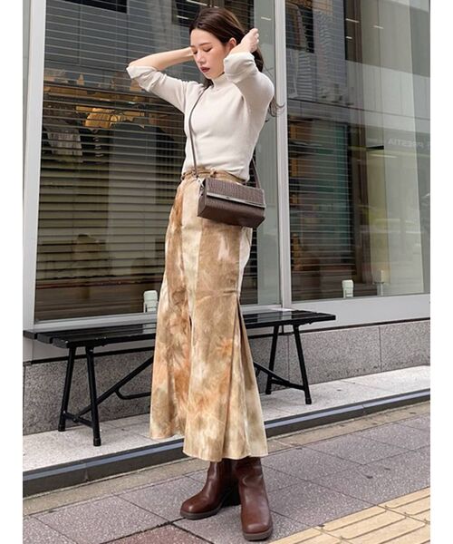 MURUA(ムルーア)の「コーデュロイタックマーメイドスカート(スカート・レディース・アイボリー/カーキ/その他1・1/2)」の7枚目の写真