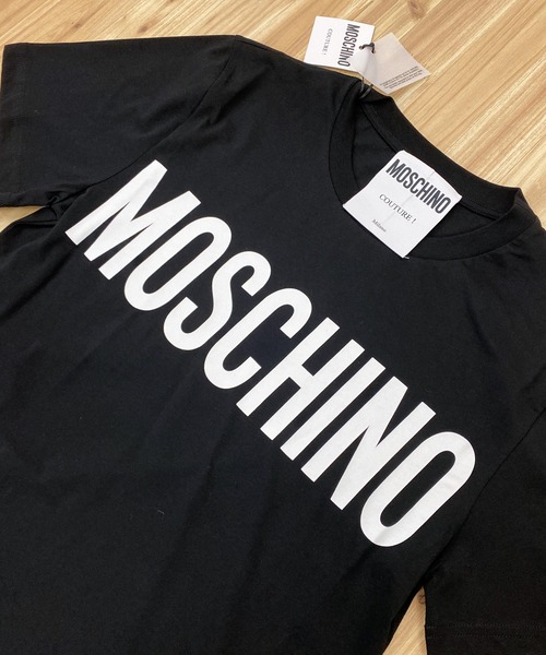 MOSCHINO（モスキーノ）の「半袖ロゴTシャツ COUTURE! クチュール BLACK（Tシャツ/カットソー・メンズ・ブラック・44/46/48/50/52）」の4枚目の写真