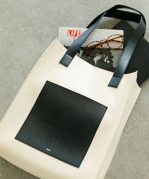 koe(コエ)の「フロントポケットスクエアトート*(トートバッグ・レディース・チャコールグレー/アイボリー/グレイッシュベージュ・FREE)」の2枚目の写真