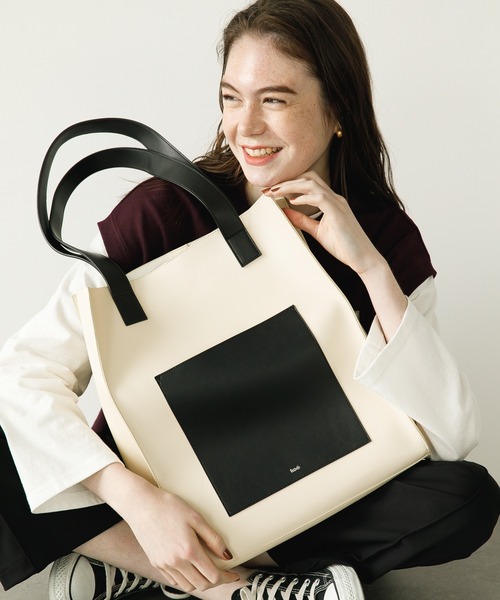 koe(コエ)の「フロントポケットスクエアトート*(トートバッグ・レディース・チャコールグレー/アイボリー/グレイッシュベージュ・FREE)」の22枚目の写真