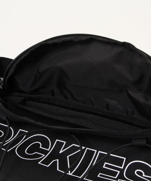 Dickies(ディッキーズ)の「Dickies OUTLINE LOGO HOLD WAISTBAG(ボディバッグ/ウエストポーチ・レディース・ブラック/ライトブラウン/ライトグレー・FREE)」の6枚目の写真