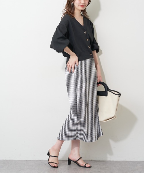 natural couture（ナチュラルクチュール）の「【WEB限定】プチプラハトメバー釦おしゃれカーディガン（カーディガン/ボレロ・レディース・オフホワイト/サックスブルー/ネイビー/グレイッシュベージュ/ブラック/ブラウン・FREE）」の13枚目の写真