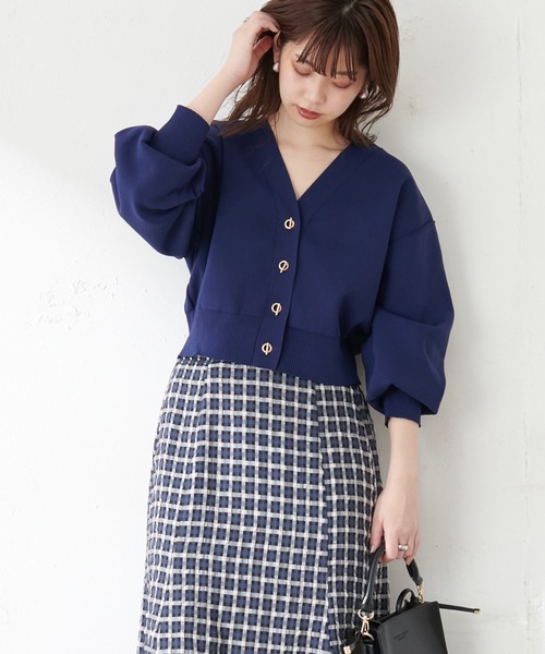 natural couture（ナチュラルクチュール）の「【WEB限定】プチプラハトメバー釦おしゃれカーディガン（カーディガン/ボレロ・レディース・オフホワイト/サックスブルー/ネイビー/グレイッシュベージュ/ブラック/ブラウン・FREE）」の21枚目の写真