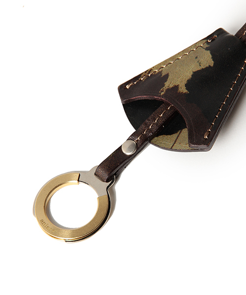 aniary(アニアリ)の「aniary / カモフラ柄 タートルショルダーバッグ(09-07000)(ショルダーバッグ・メンズ・ブラック/オリーブ/ネイビー・ONE SIZE)」の4枚目の写真