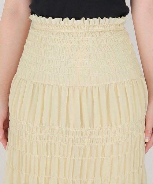 journal standard L'essage（ジャーナルスタンダードレサージュ）の「シャーリングティアードスカート（スカート・レディース・ブラック/ライトイエロー・FREE）」の12枚目の写真