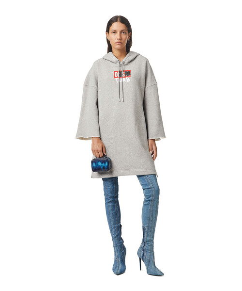 DIESEL(ディーゼル)の「レディース サステナブル スウェットワンピース ロゴ Aライン パーカー ドレス(ワンピース・レディース・ブラック/グレー・SMALL/MEDIUM/X-SMALL/XX-SMALL)」の4枚目の写真