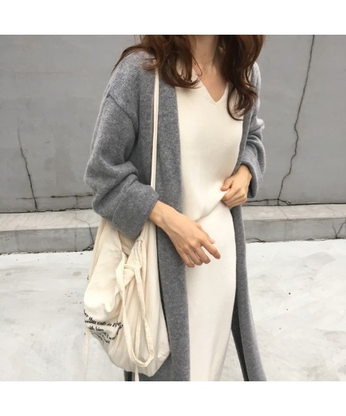 Ritzy（リッツィー）の「大人シルエット ゆる感 ロング丈 ニットカーディガン（カーディガン/ボレロ・レディース・ブラック/ベージュ/ブラウン/グレー・FREE）」の17枚目の写真