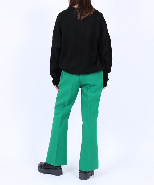 PUNYUS（プニュズ）の「センタープレスフレアパンツ（スラックス・レディース・レッド/グリーン/ブラック/ブラウン・3/1/2/4）」の5枚目の写真