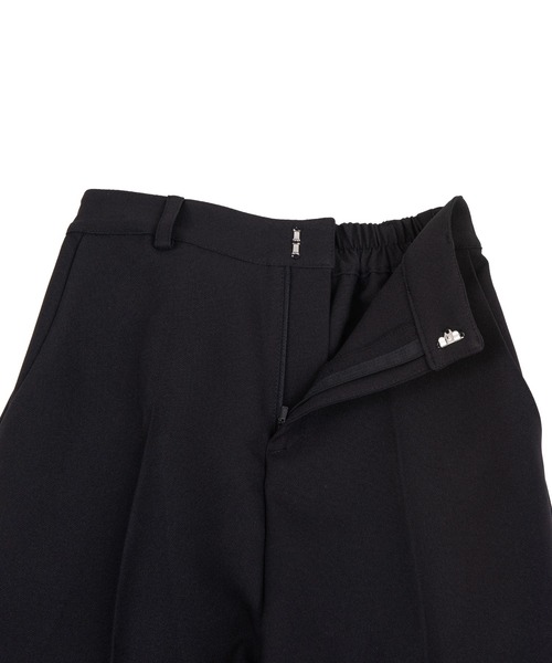 PUNYUS（プニュズ）の「センタープレスフレアパンツ（スラックス・レディース・レッド/グリーン/ブラック/ブラウン・3/1/2/4）」の16枚目の写真