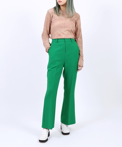 PUNYUS（プニュズ）の「センタープレスフレアパンツ（スラックス・レディース・レッド/グリーン/ブラック/ブラウン・3/1/2/4）」の10枚目の写真