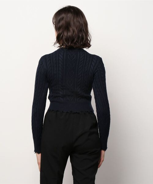 LUVISTRUE（ラヴイズトゥルー）の「A'GEM/9 × .kom 『LUV IS TRUE/ラブ イズ トゥルー』OT DAMAGE KNIT TOP/ロングスリーブ ケーブル編みダメージニットソー（ニット/セーター・レディース・アイボリー/ネイビー/ピンク・FREE）」の7枚目の写真