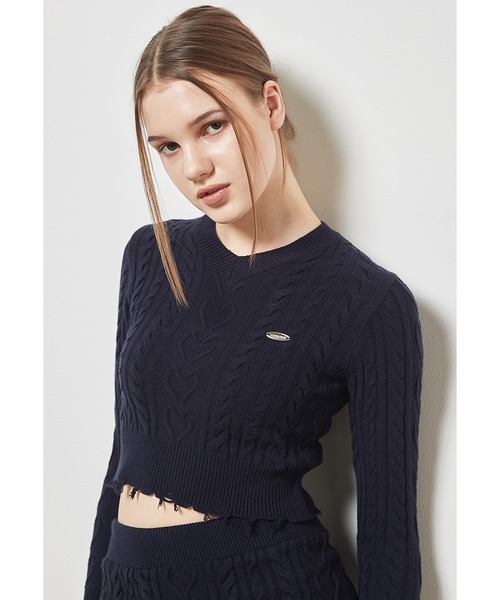 LUVISTRUE（ラヴイズトゥルー）の「A'GEM/9 × .kom 『LUV IS TRUE/ラブ イズ トゥルー』OT DAMAGE KNIT TOP/ロングスリーブ ケーブル編みダメージニットソー（ニット/セーター・レディース・アイボリー/ネイビー/ピンク・FREE）」の2枚目の写真