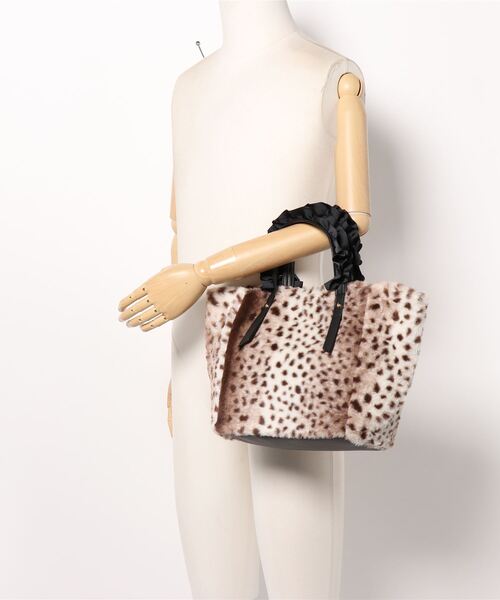 alcali（アルカリ）の「ラニオン　フリルリボンエコファー手提げバッグ【取り扱い店舗限定】（トートバッグ・レディース・ブラウン/グレイッシュベージュ・FREE）」の3枚目の写真