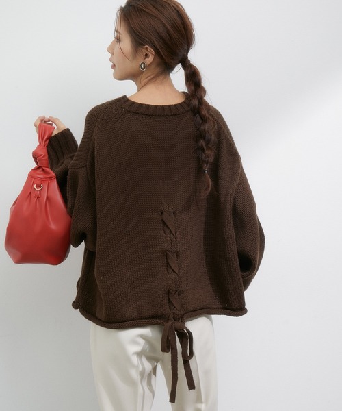 vis-`a-vis（ビサビ）の「【WEB限定】ゆったりバックレースアップショート丈ニットプルオーバー（ニット/セーター・レディース・ダークブラウン/ターコイズブルー/キナリ・FREE）」の20枚目の写真