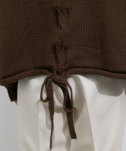 vis-`a-vis（ビサビ）の「【WEB限定】ゆったりバックレースアップショート丈ニットプルオーバー（ニット/セーター・レディース・ダークブラウン/ターコイズブルー/キナリ・FREE）」の9枚目の写真