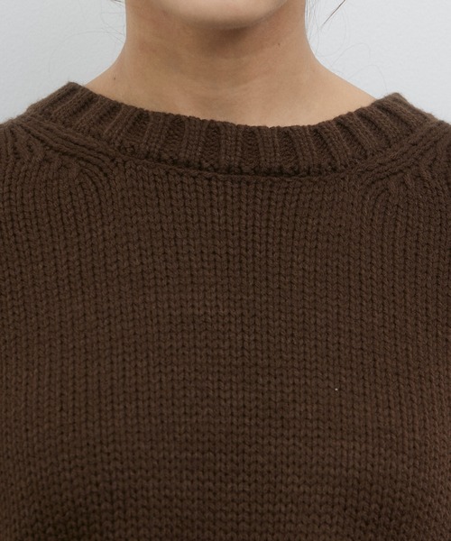 vis-`a-vis（ビサビ）の「【WEB限定】ゆったりバックレースアップショート丈ニットプルオーバー（ニット/セーター・レディース・ダークブラウン/ターコイズブルー/キナリ・FREE）」の13枚目の写真