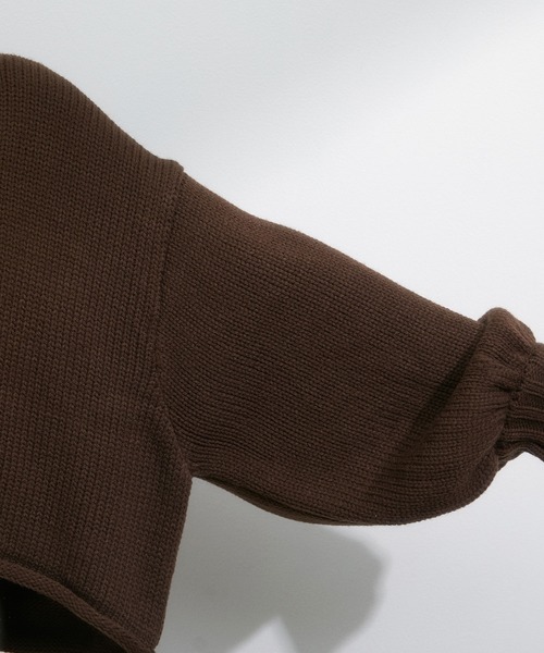 vis-`a-vis（ビサビ）の「【WEB限定】ゆったりバックレースアップショート丈ニットプルオーバー（ニット/セーター・レディース・ダークブラウン/ターコイズブルー/キナリ・FREE）」の5枚目の写真