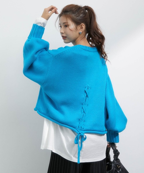 vis-`a-vis（ビサビ）の「【WEB限定】ゆったりバックレースアップショート丈ニットプルオーバー（ニット/セーター・レディース・ダークブラウン/ターコイズブルー/キナリ・FREE）」の6枚目の写真