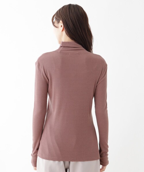 SHOO・LA・RUE(シューラルー)の「◆あったか機能付きリブタートル(Tシャツ/カットソー・レディース・ブラック/アイボリー/グレー系その他/ピンク系・02/03/04)」の10枚目の写真