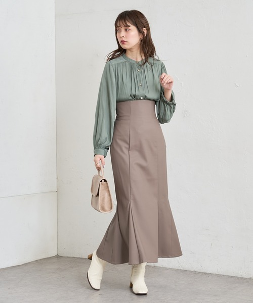 natural couture（ナチュラルクチュール）の「【WEB限定カラー有り】マット釦とろみサテンブラウス（シャツ/ブラウス・レディース・ブラウン/その他2/その他1/アイボリー/スミクロ/グリーン/ピンクベージュ・FREE）」の18枚目の写真