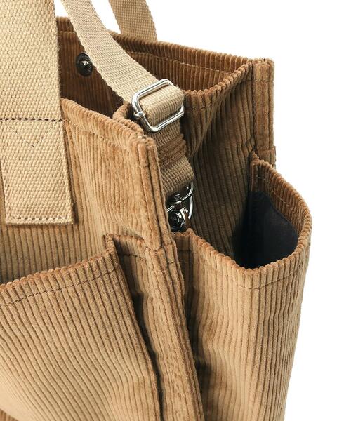 SHOO・LA・RUE（シューラルー）の「◆コーデュロイビッグ2WAYトート（トートバッグ・レディース・カーキ系4/ブラウン系その他/ナチュラル/ブラウン系・00）」の16枚目の写真